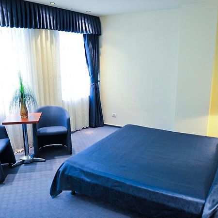 Samaa Hotel Boekarest Buitenkant foto