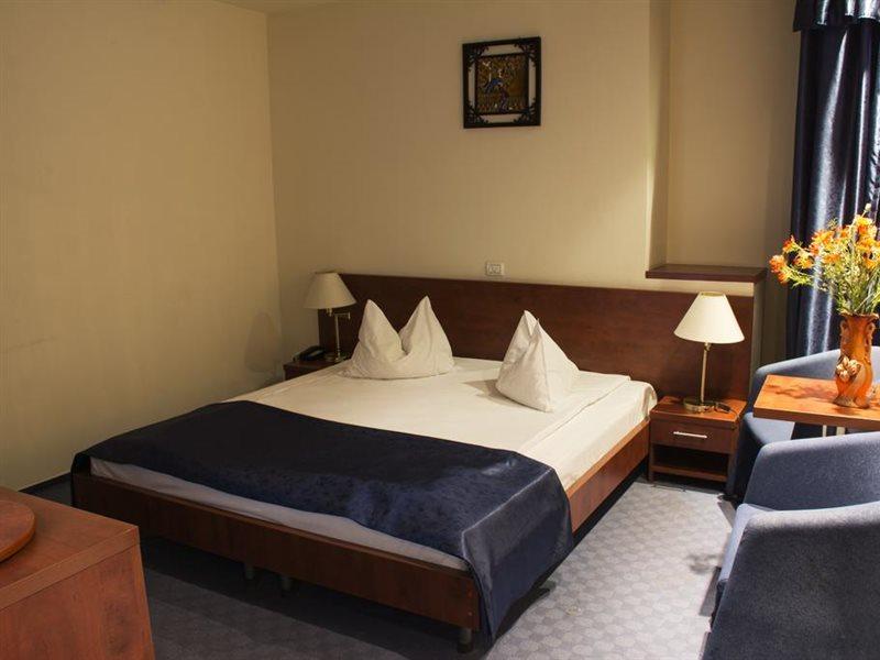 Samaa Hotel Boekarest Buitenkant foto