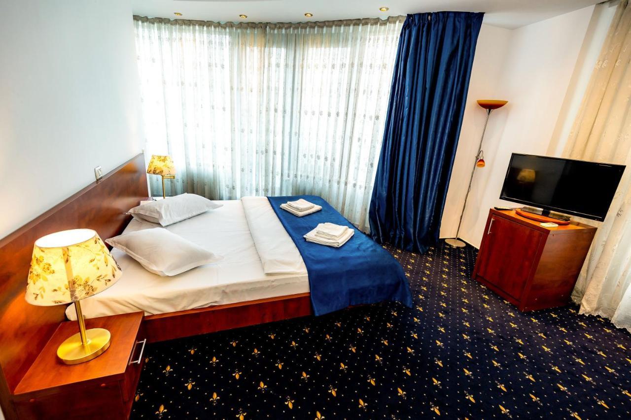 Samaa Hotel Boekarest Buitenkant foto