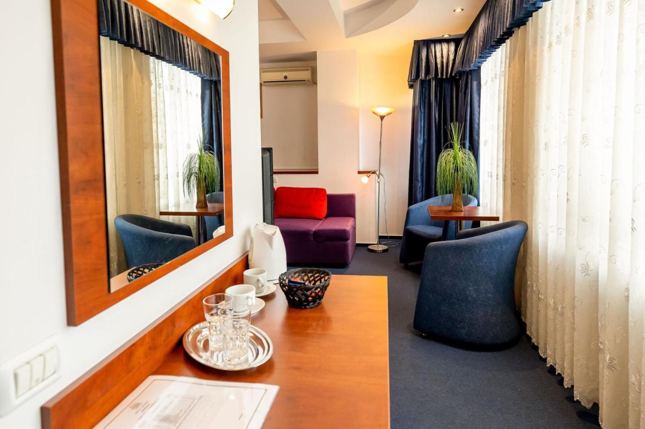 Samaa Hotel Boekarest Buitenkant foto